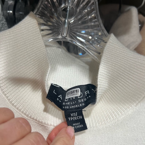 Sweater - Picture 3 of 5